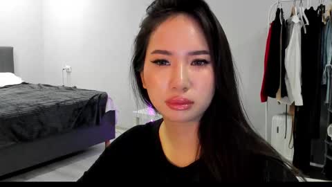 Amina online show from 01-18-26, 06:12