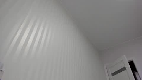 Snapshot of aminaswan_ chatting on 12-21-24, 06:19 Kristina online show from 12-21-24, 06:19