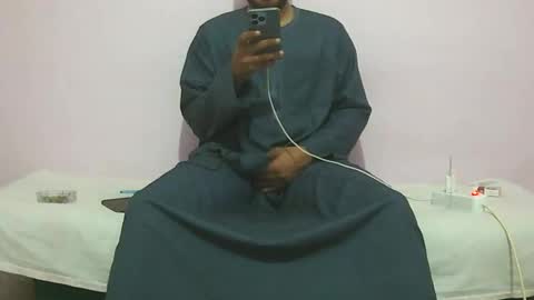 Snapshot of amir_elaraby chatting on 10-06-25, 10:07 Amir online show from 10-06-25, 10:07