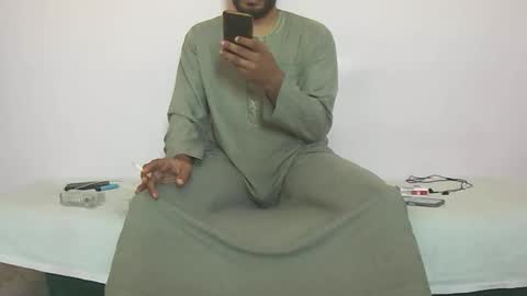 Snapshot of amir_elaraby chatting on 10-09-25, 12:25 Amir online show from 10-09-25, 12:25