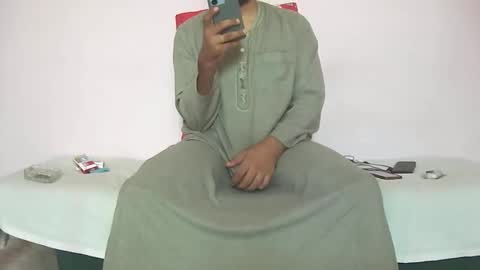 Snapshot of amir_elaraby chatting on 10-10-25, 09:19 Amir online show from 10-10-25, 09:19