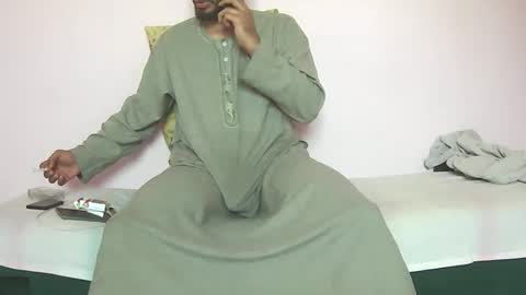 Snapshot of amir_elaraby chatting on 10-28-25, 08:51 Amir online show from 10-28-25, 08:51