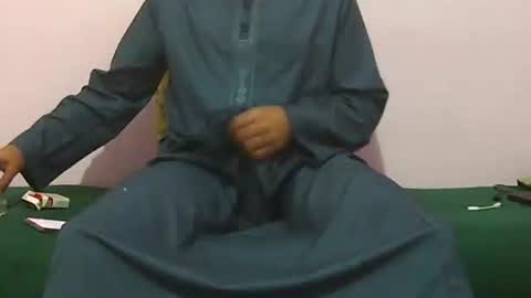 Snapshot of amir_elaraby chatting on 11-02-25, 12:57 Amir online show from 11-02-25, 12:57