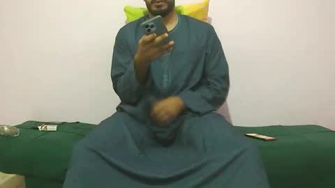 Snapshot of amir_elaraby chatting on 11-11-25, 11:27 Amir online show from 11-11-25, 11:27