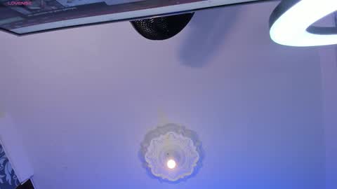 Snapshot of amira_pearl chatting on 09-20-25, 12:17 Amira online show from 09-20-25, 12:17