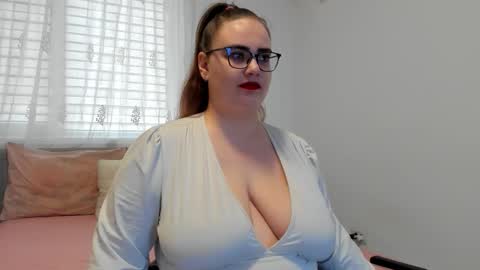 Amira Vyxen online show from 03-19-26, 06:06