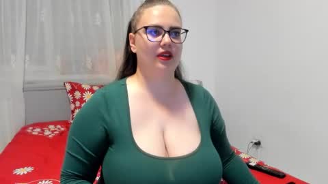 Amira Vyxen online show from 06-13-26, 07:23