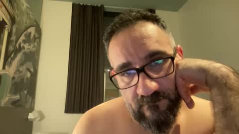 Snapshot of amirsds3298129 chatting on 02-19-26, 10:17 amirsds3298129 online show from 02-19-26, 10:17