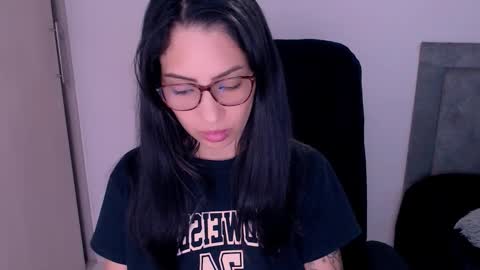 Snapshot of ammanda_ chatting on 10-15-25, 01:06 diana online show from 10-15-25, 01:06