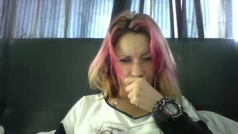Snapshot of ammber3 chatting on 02-06-25, 01:10 Paula D online show from 02-06-25, 01:10