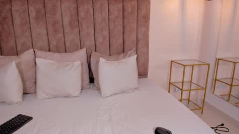 Amber online show from 11-28-25, 05:37