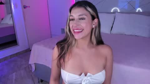 Snapshot of ammy_camm chatting on 12-10-24, 08:30 Ammy  online show from 12-10-24, 08:30