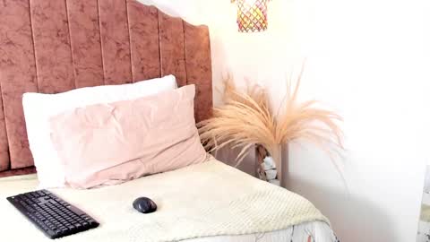 Ammy Nova online show from 12-21-24, 06:12