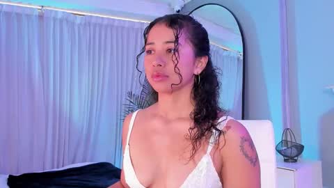 Ammy Nova online show from 09-19-25, 07:47