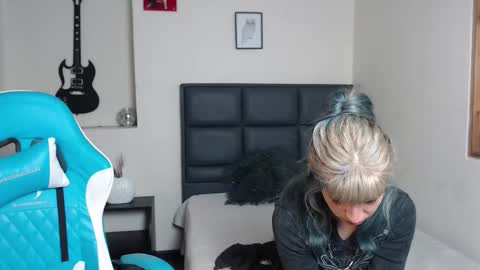 Amnesia online show from 11-05-25, 01:00