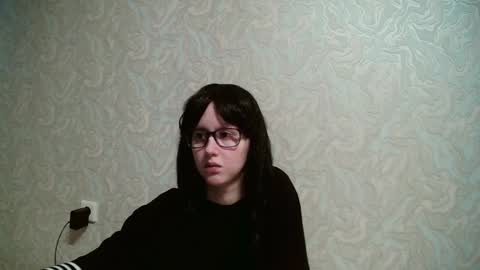 Amomira online show from 12-18-24, 10:40