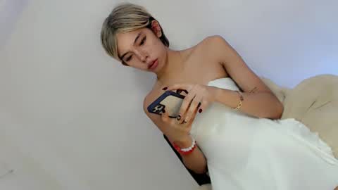 Belle Tylor online show from 01-28-25, 04:50