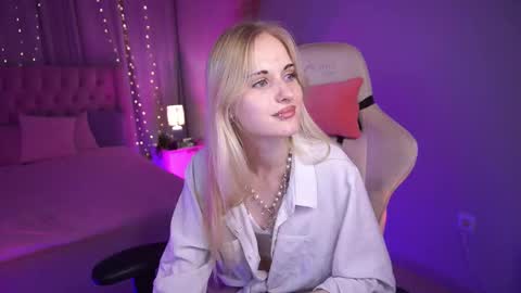 Tessa  online show from 09-23-25, 07:55
