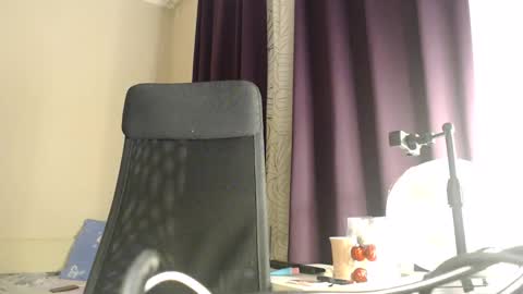 Snapshot of amoremeoww chatting on 12-30-24, 06:05 miss unforgettable online show from 12-30-24, 06:05