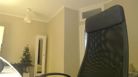 Snapshot of amoremeoww chatting on 01-19-25, 03:32 miss unforgettable online show from 01-19-25, 03:32