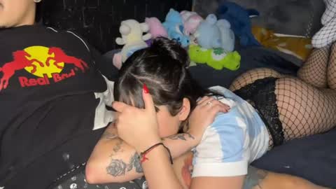 Snapshot of amorxdos chatting on 05-16-26, 05:04 Barderitos online show from 05-16-26, 05:04