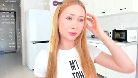Mia online show from 09-22-25, 11:45