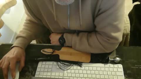 Snapshot of amslave4f chatting on 04-05-26, 12:13 amslave4f online show from 04-05-26, 12:13