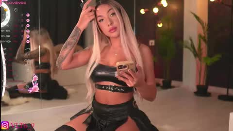 Snapshot of amunajaxson chatting on 09-22-25, 10:45 ------------- online show from 09-22-25, 10:45