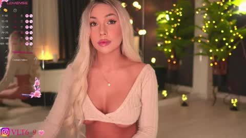 Snapshot of amunajaxson chatting on 10-30-25, 11:38 ------------- online show from 10-30-25, 11:38