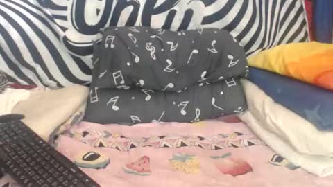 Snapshot of amuy_amuy chatting on 02-10-26, 05:11 Amuy online show from 02-10-26, 05:11