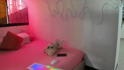 AmyEloise online show from 11-05-25, 06:30