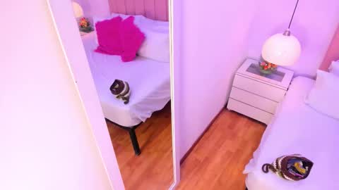 Aleja   online show from 09-28-25, 03:23