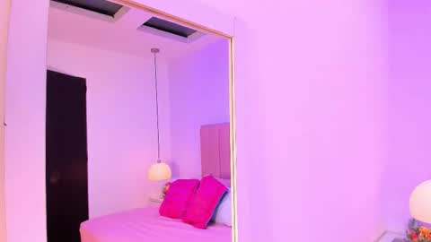 Aleja   online show from 10-17-25, 03:31