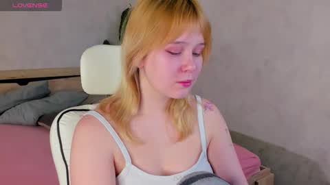 Amy online show from 12-04-25, 12:09