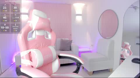Snapshot of amy_medina_ chatting on 01-27-25, 04:33 Emily online show from 01-27-25, 04:33