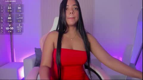 Snapshot of amy_medina_ chatting on 10-23-25, 03:33 Emily online show from 10-23-25, 03:33