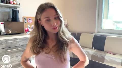 Snapshot of amy_meoww chatting on 09-25-25, 10:19 amy_meoww online show from 09-25-25, 10:19