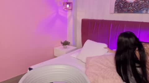 amy_saenz_ online show from 10-03-25, 05:48