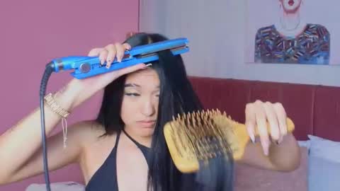 amy_saenz_ online show from 10-10-25, 08:41