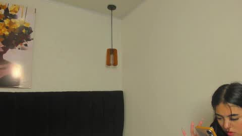 amy_saenz_ online show from 10-31-25, 10:05