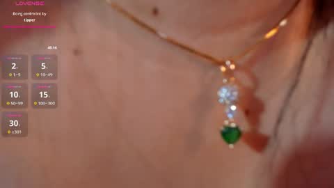 Snapshot of amy_saenzz chatting on 06-30-26, 10:22 amy online show from 06-30-26, 10:22
