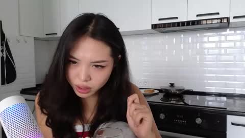 girl next door named Amy online show from 01-15-25, 09:13