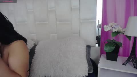 Amy Cortes online show from 10-12-25, 04:28