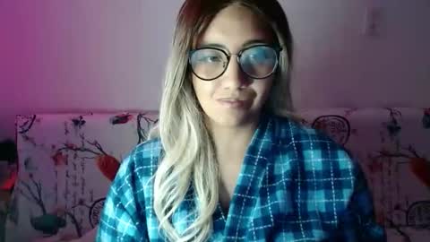 amycosplay99 online show from 01-06-25, 12:46
