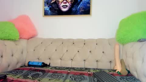 Snapshot of amydelahoz chatting on 02-20-25, 04:18 Amy Kamila online show from 02-20-25, 04:18