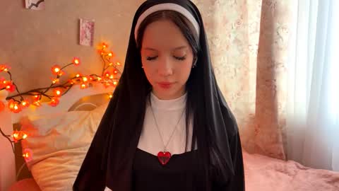 Snapshot of amygrav chatting on 10-31-25, 09:32 Milou online show from 10-31-25, 09:32