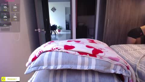 Snapshot of amyharlow_ chatting on 04-22-26, 11:56 Jenn online show from 04-22-26, 11:56