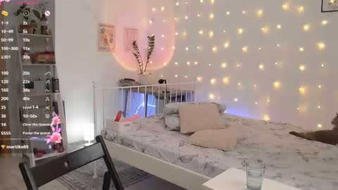 Amelia online show from 02-14-25, 10:17