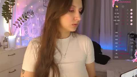 Amelia online show from 10-16-25, 05:03