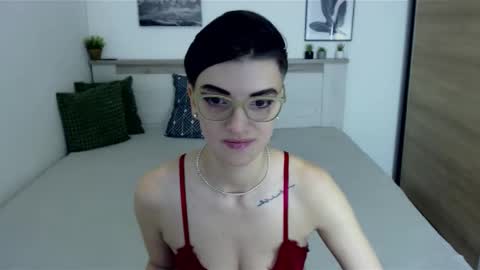 Snapshot of amylexy chatting on 12-20-24, 08:28 Hi there guys My pleasure in your hands pvt is open online show from 12-20-24, 08:28